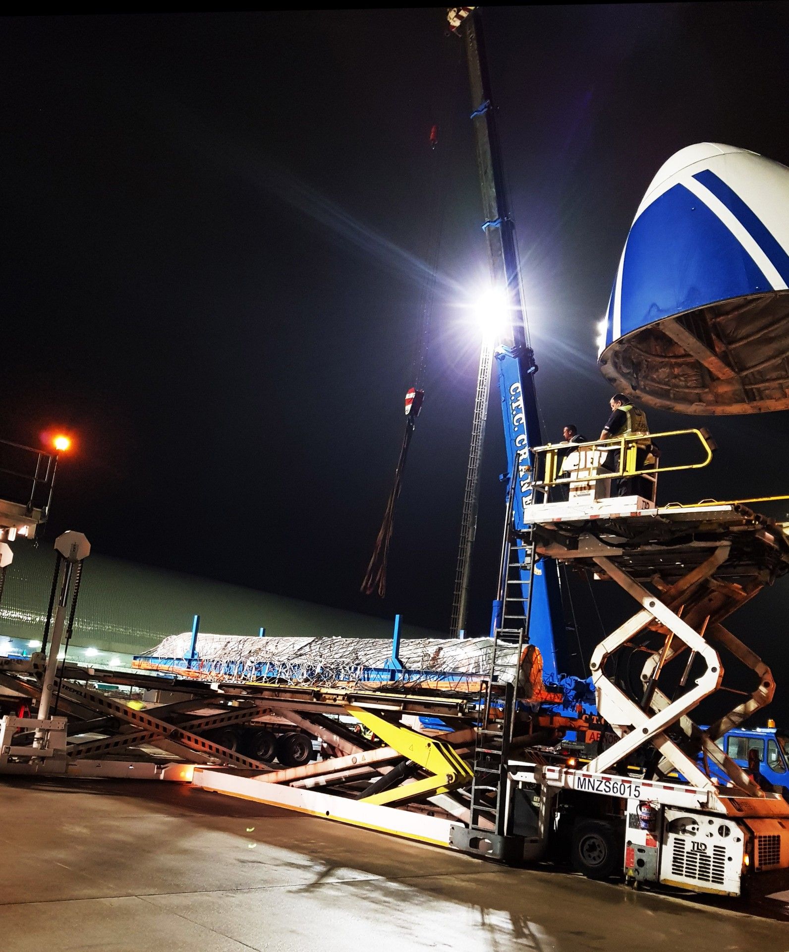 Airfreight: Dube Cargo Hold Handles 20 Foot Ocean Going Containers